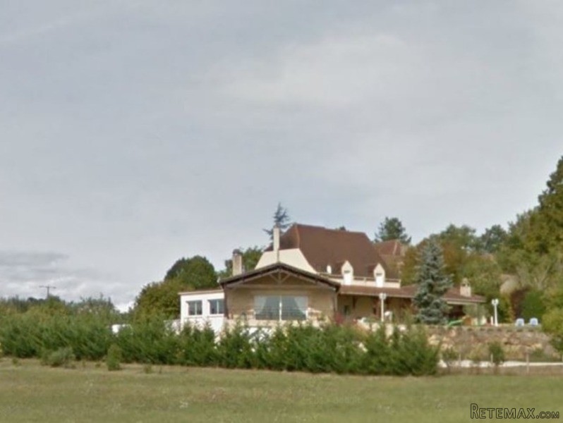 Well Renovated Villa With Swimming Pool.. - 2