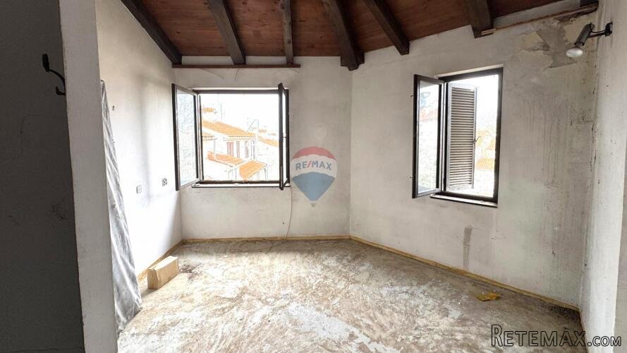 Červar-porat-stan za adaptaciju 42 m2