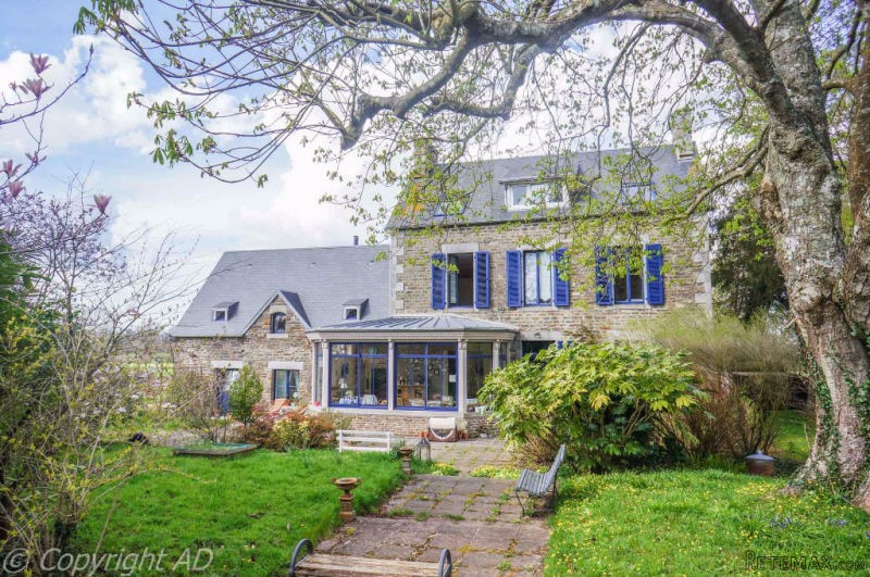 Well Renovated Stone House With Garden..