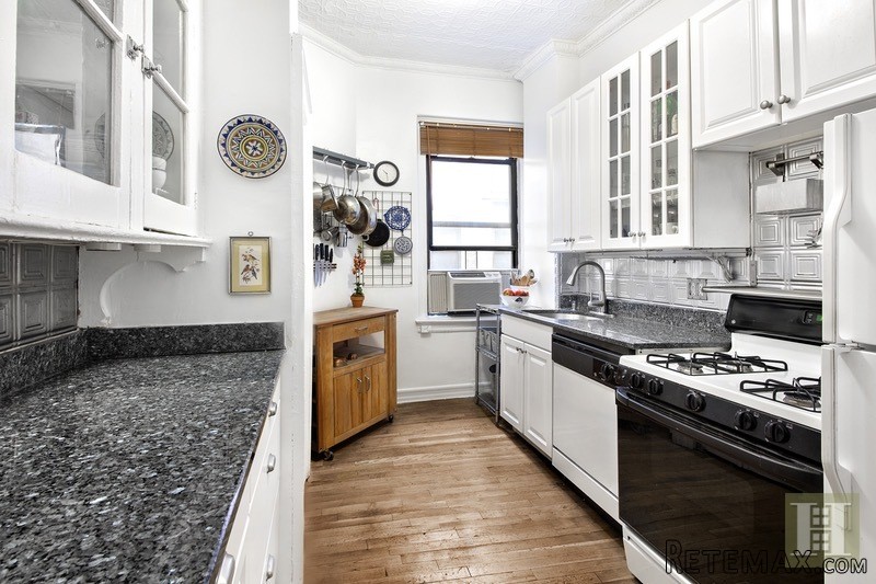 3 bedroom Apartment For Sale: 31.. - 2