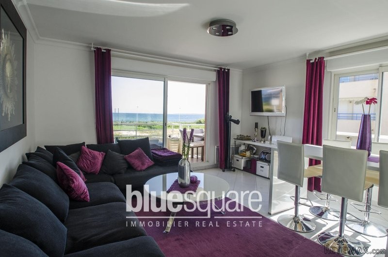 TOP FLOOR APARTMENT IN JUAN LES PINS