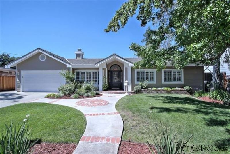 Wonderful Cambrian park home