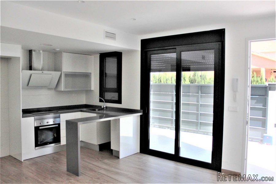 Nuevo apartamento en planta baja de 2 dormitorios y 1..
