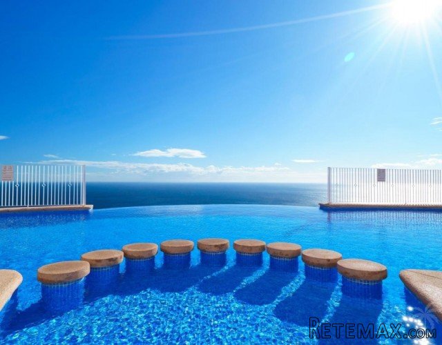 Superb sea view apartment with a spacious terrace of 20 sqm..