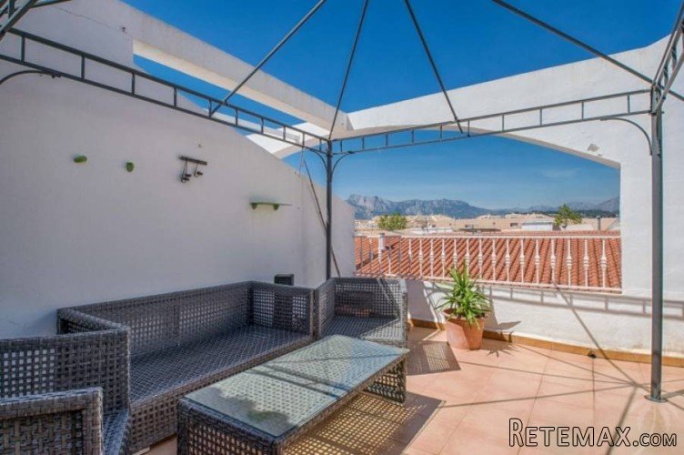 Reformed 3-bedroom penthouse for sale in the centre of..