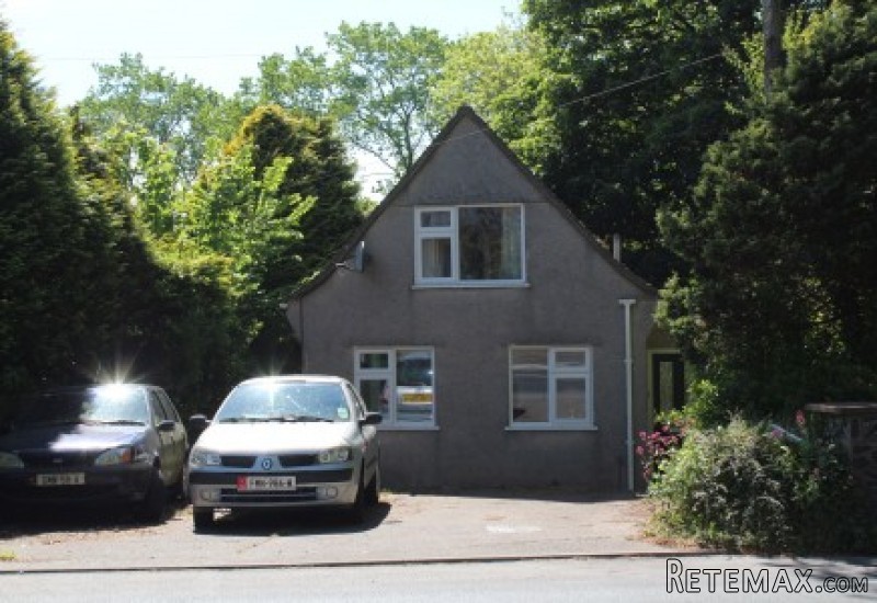 Thie Jissa, Main Road, Glen Vine