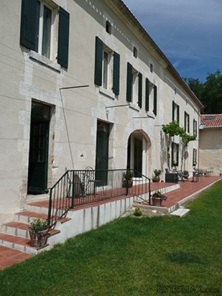 Manorial 8 Bedroom Property With 8.. - 2