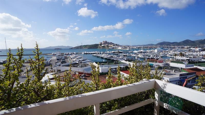 2 bedroom Apartment For Sale: Marina..