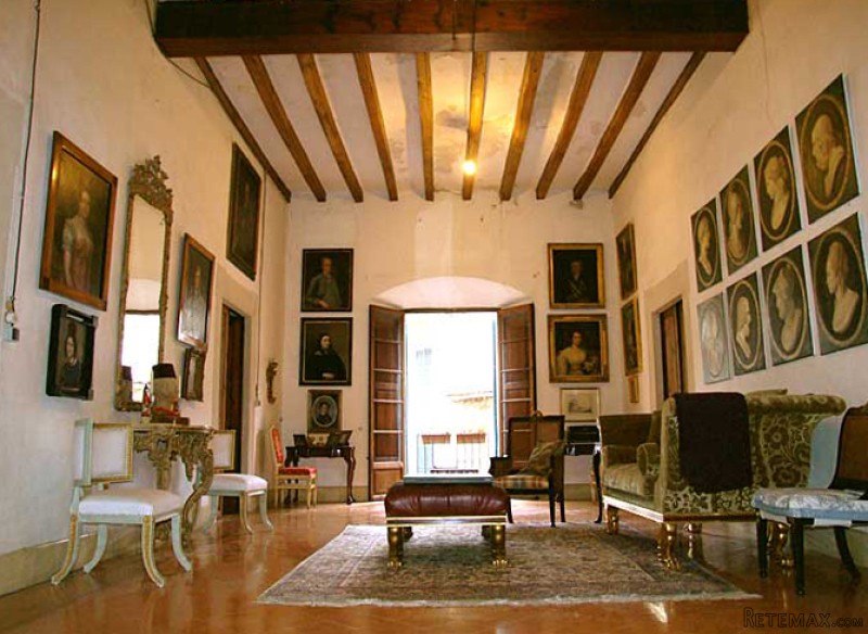 An Authentic And Imposing 16th Century.. - 2