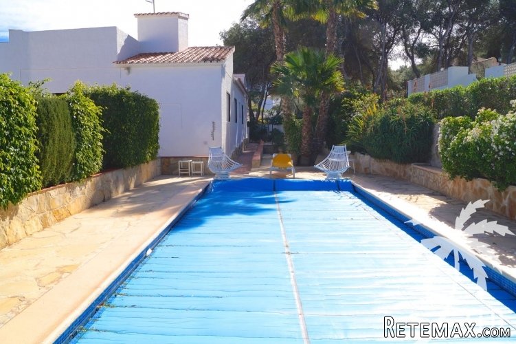 Villa with Apartments for Sale in Cap Blanc, Moraira within.. - 3