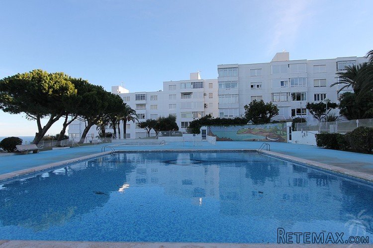 Beautiful apartment with a sea view in the urbanisation..