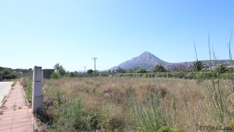 Lovely flat building plot of 1316m2 in.. - 2