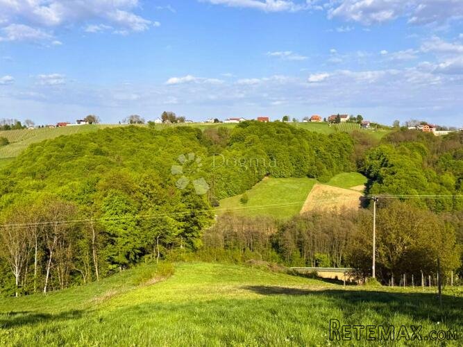 Zemljište na lijepoj lokaciji, mir i priroda - Banfi - 2