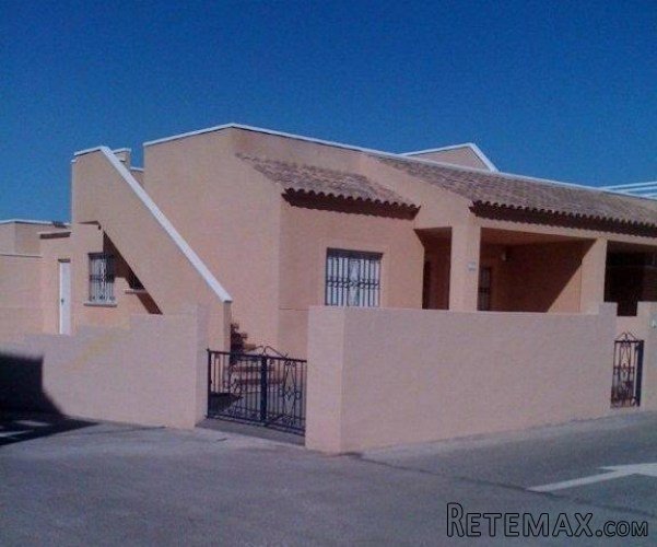 ESTUPENDO CHALET ADOSADO EN LA COSTA BLANCA, ubicado en..
