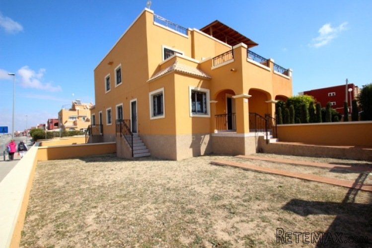 Chalet adosado ubicado en Los Altos (Orihuela..