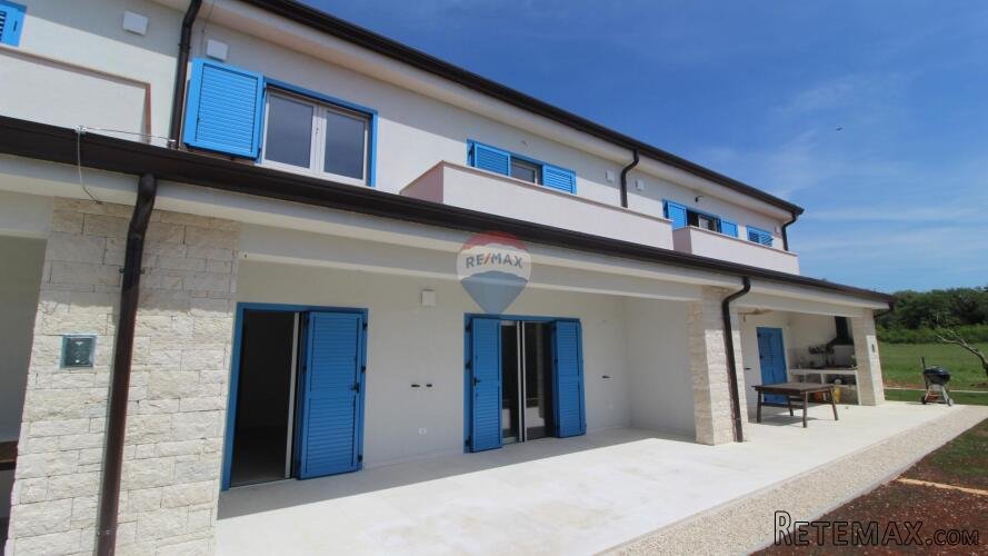 Istra, Umag - Kuća u novogradnji 500 metara do mora