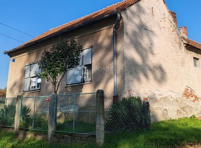 Prodaje se kuća za adaptaciju na atraktivnoj lokaciji u Gorn