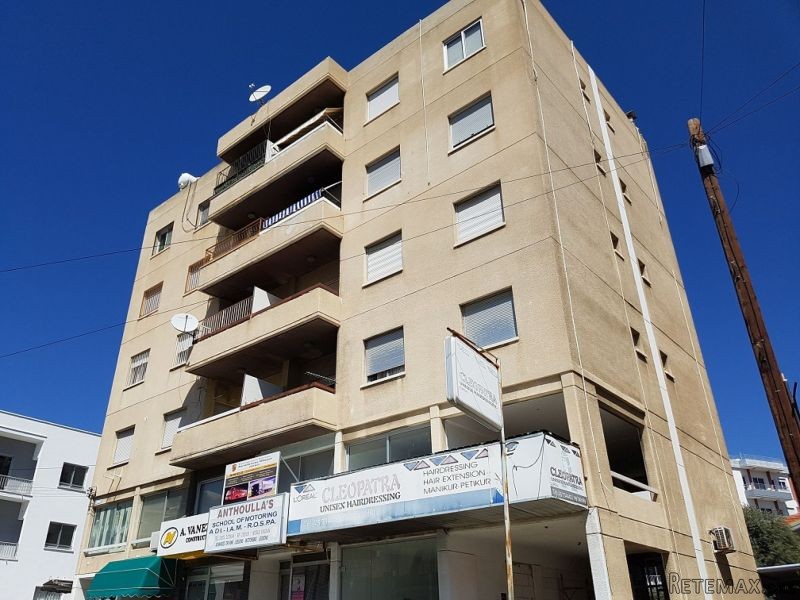 Three bedroom flat for sale in.. - 2
