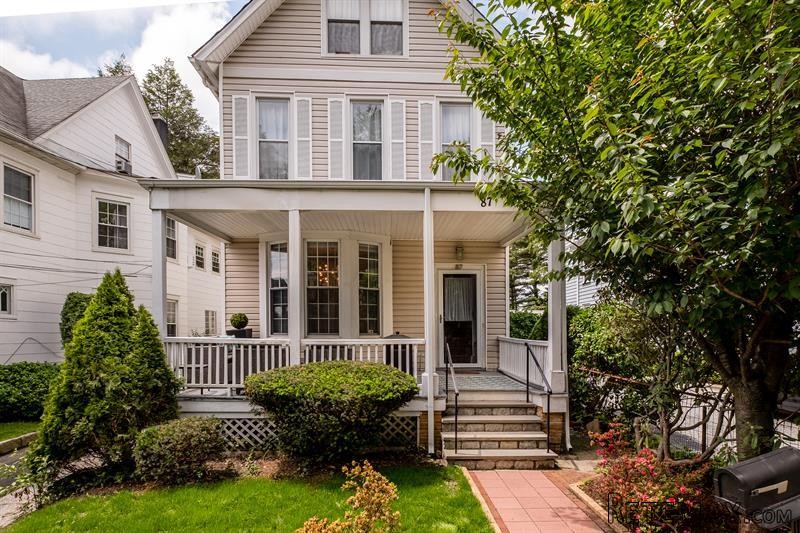 3 bedroom House For Sale: 87 Parkway..