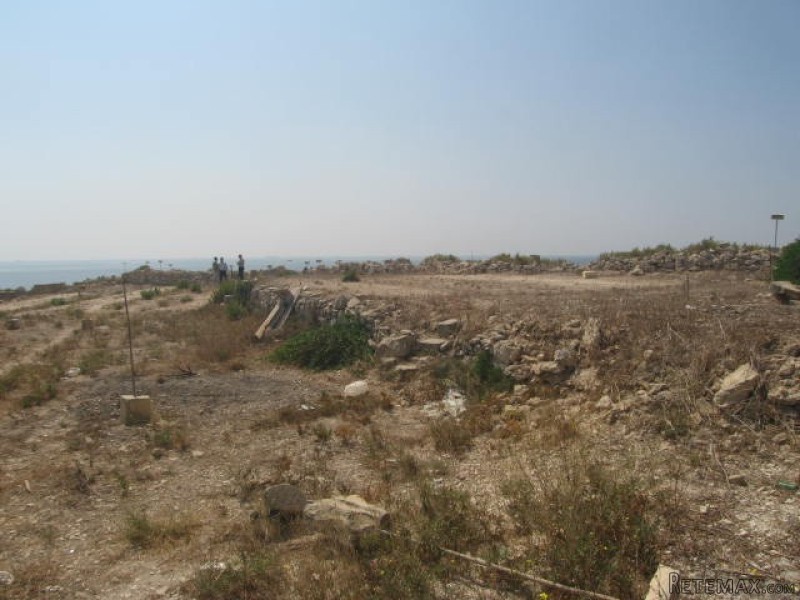 Plot, N/a - 2