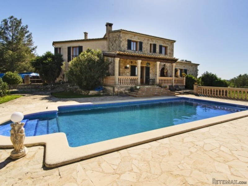 Spacious Stone Country House With..