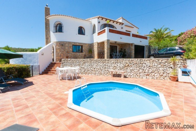 Charming finca style property with stunning mountain and..