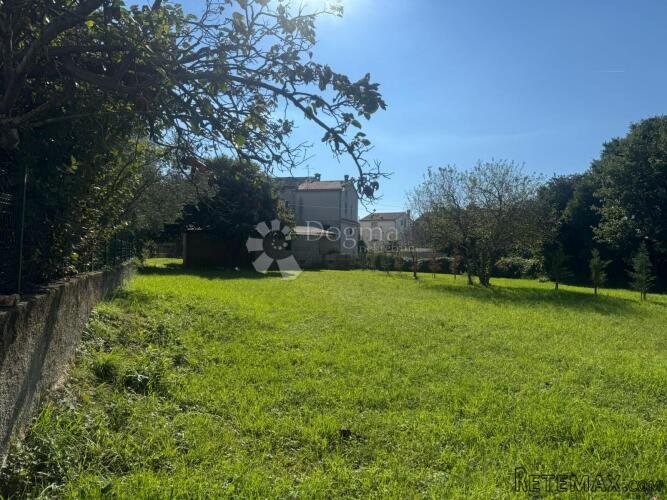Građevinsko zemljište u blizini Poreča na mirnoj lokaciji - 2
