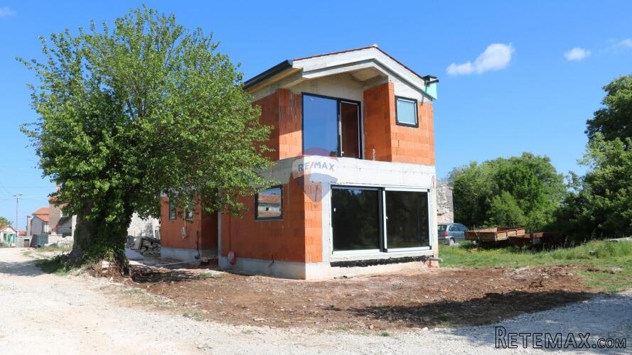 Istra, Lovreč- kuća, novogradnja