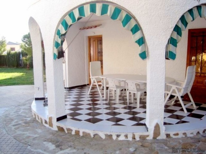 2 Bedrooms - Villa - Alicante - For Sale