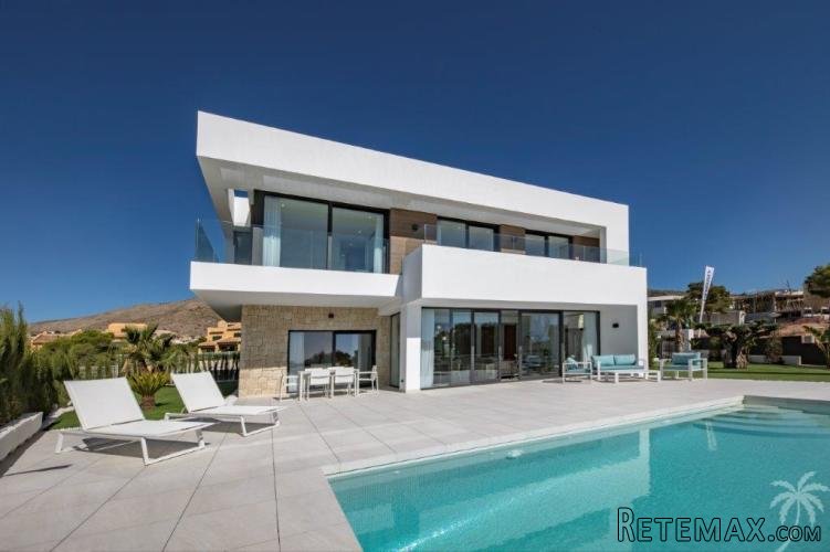 Are you looking for a beautiful, new villa? And do you..