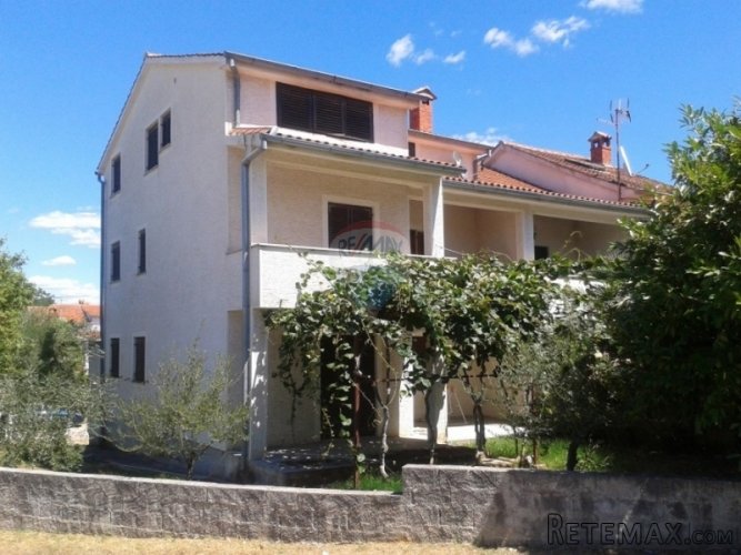 Poreč, kuća sa apartmanima - 2