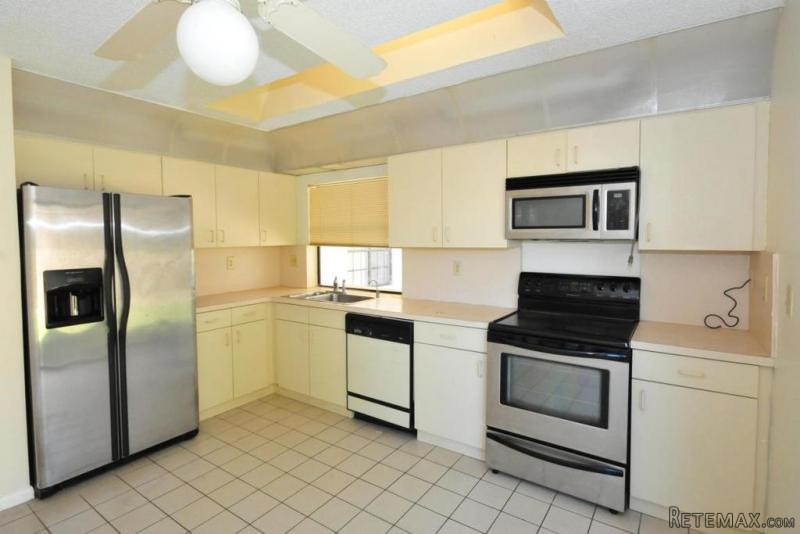 10098 Camelback Lane, Boca Raton, FL -.. - 2