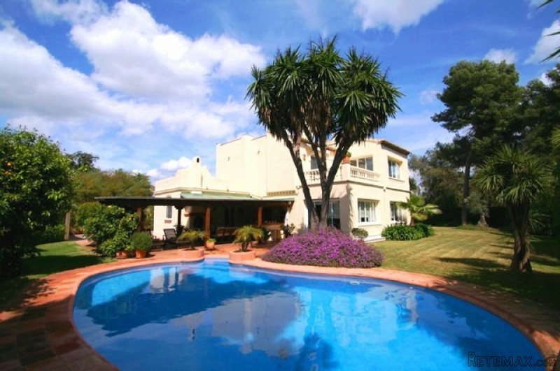 4 Bedrooms - Villa - Malaga - For Sale