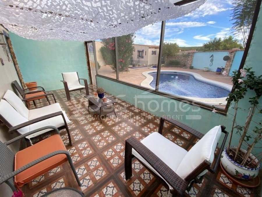 NEW & EXCLUSIVE TO VOSS HOMES - A uniquely designed, full.. - 10