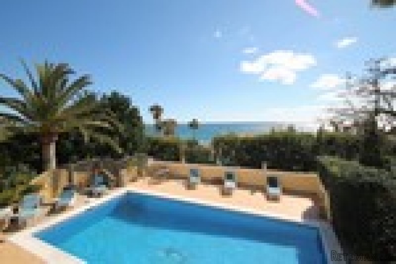 4 Bedrooms - Villa - Malaga - For Sale
