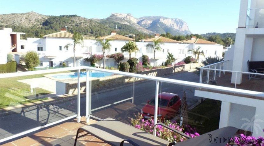 Delightful first floor corner apartment in a tranquil..