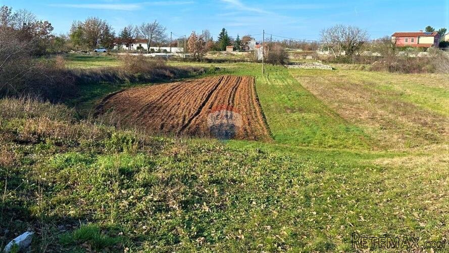 Istra,Bijažići-Građevinsko zemljište u mirnom okruženju