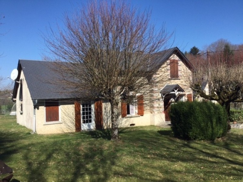 Rural House with Open Countryside Biews