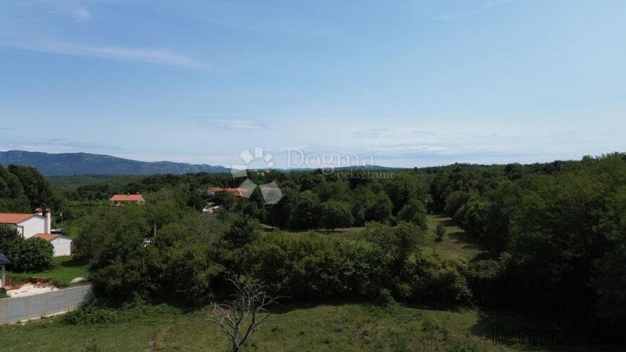 LABIN,okolica,veliko građevinsko zemljište na rubu sela - 2
