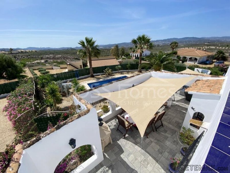 A truly stunning 3 bed, 2 bath beautifully renovated.. - 3