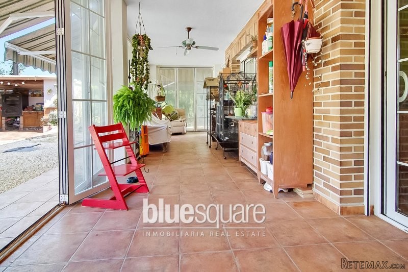 Large 6 bedroom family home within.. - 2