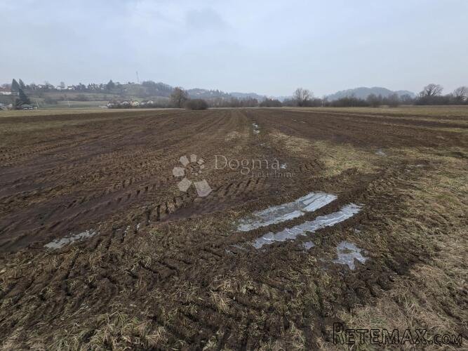 Građevinsko zemljište 3.140m² na odličnoj lokaciji nadomak Z