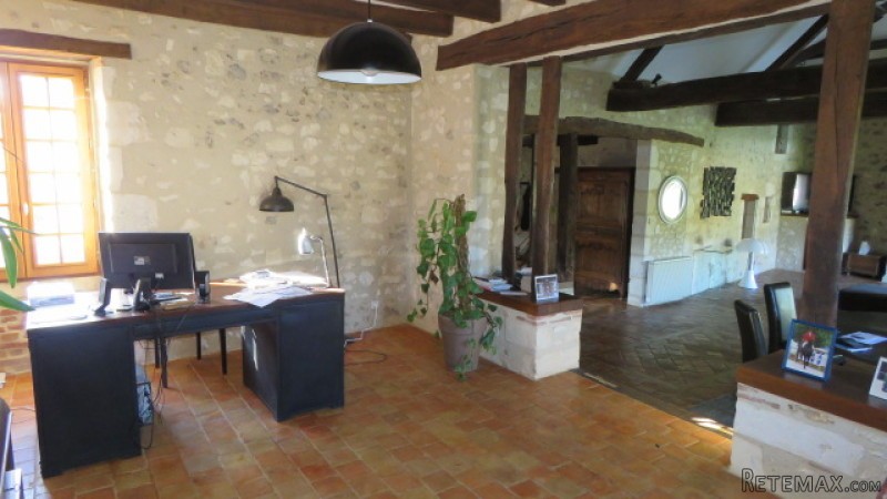Working stables with gorgeous farmhouse.. - 2