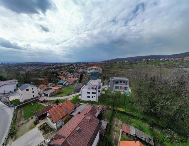 Zagreb - Mikulići četvorosoban dvoetažni stan s garažom