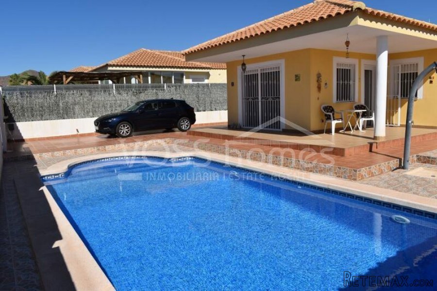 NEW & EXCLUSIVE TO VOSS HOMES - An "As New", modern and.. - 11