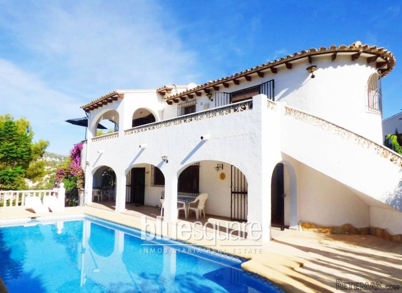 Large Villa and Plot in Moraira