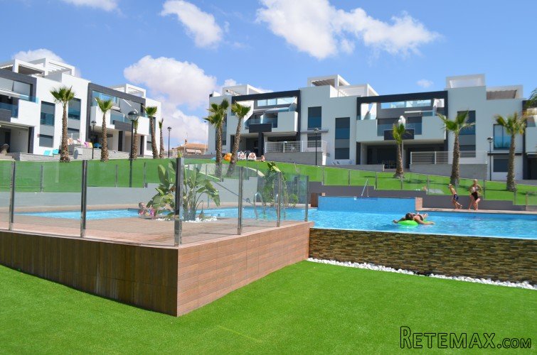 Are you a true lover of the sun? Then this beautiful modern..