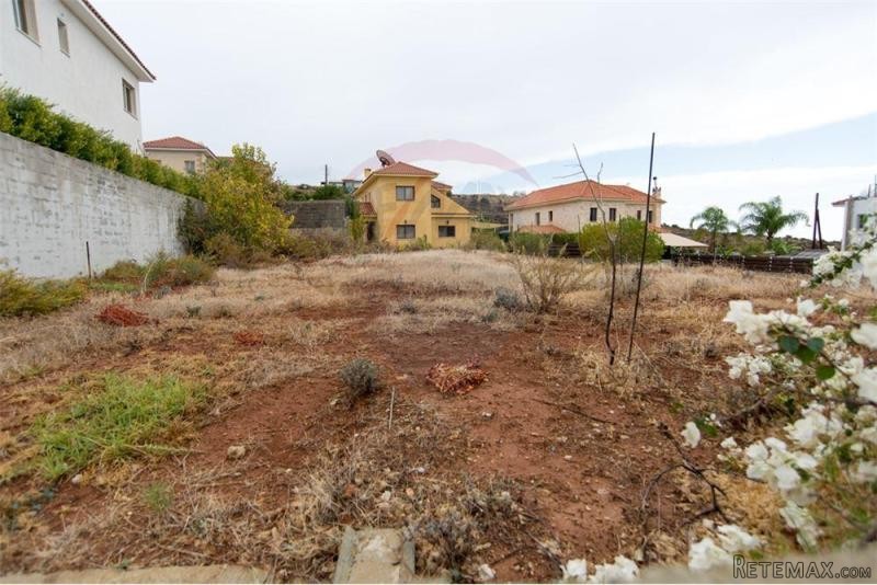 Plot of Land for Building - For Sale -..