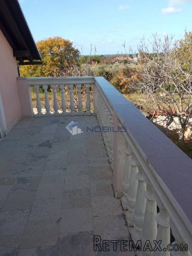 Peroj,stan u kući,70m2,dn+kuh.+blag+2kupat.+s.soba,terasa - 4