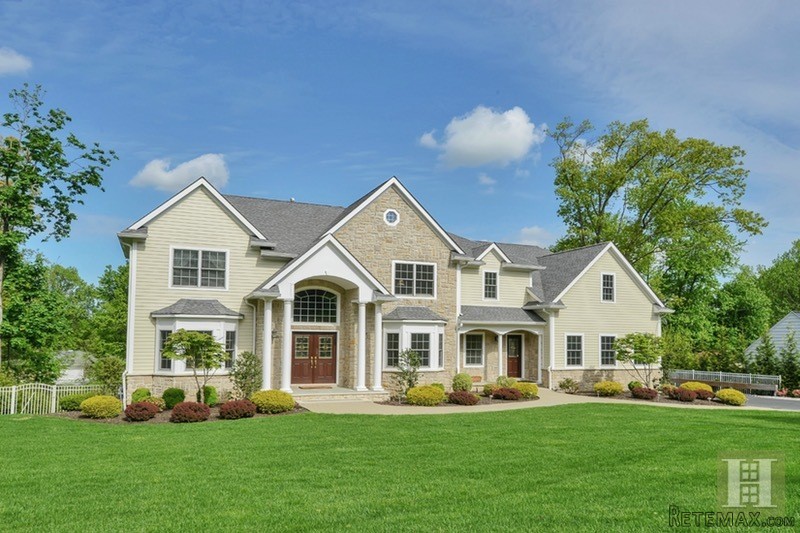 6 bedroom House For Sale: 13 GRANDVIEW..